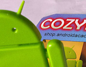 Cozybot Desktop Smartphone Holder