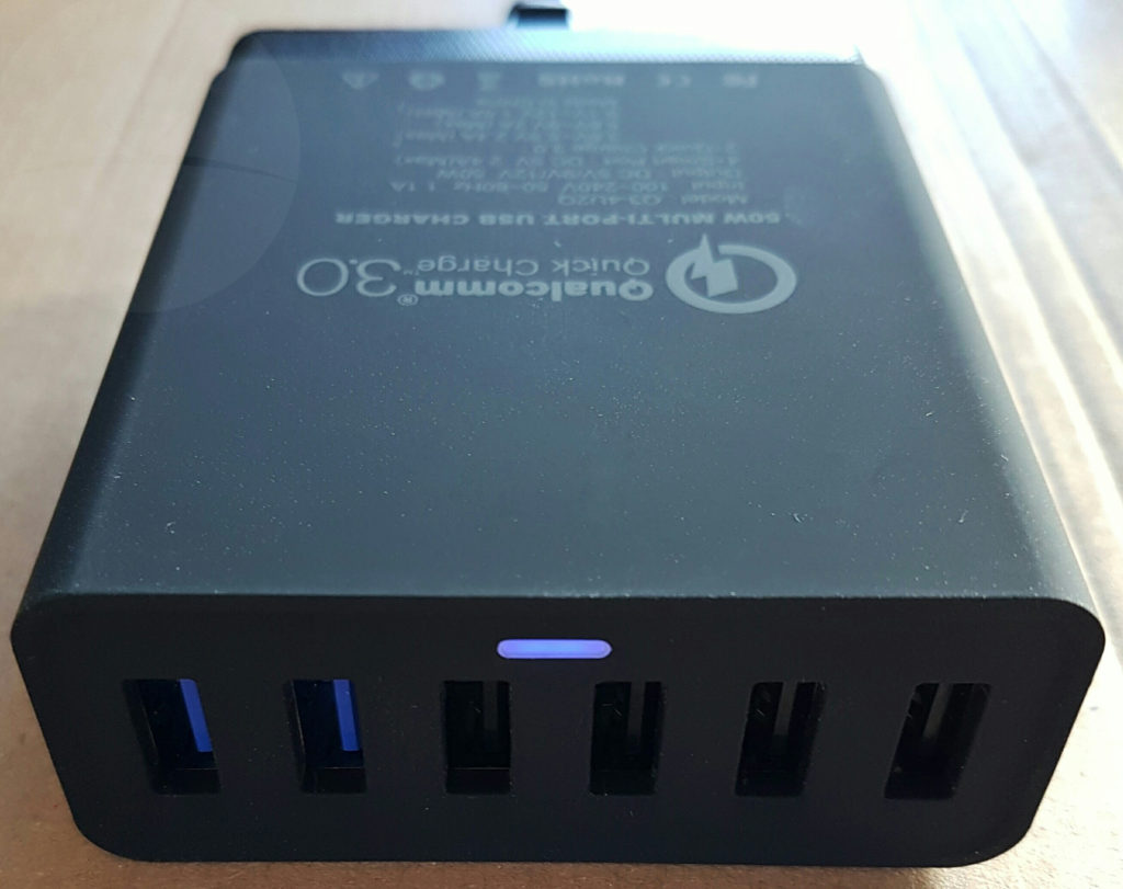 Choetech Q3-4U2Q - Ports