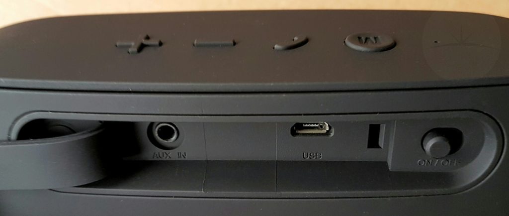 iClever BTS07 Speaker - Ports