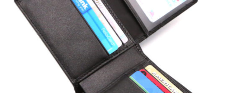 Review: Kinzd’s bi/tri-fold leather wallet