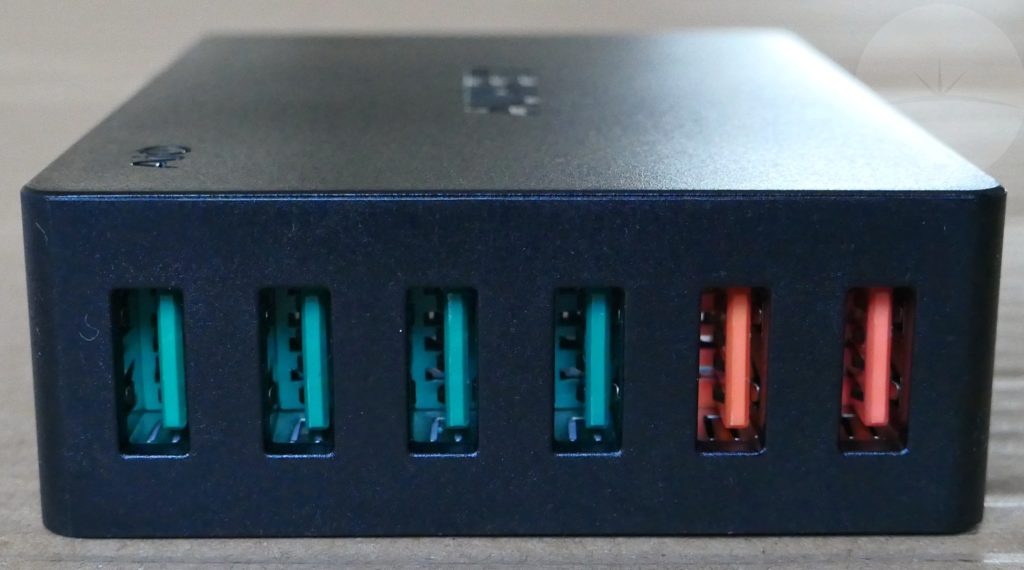 Aukey PA-T11 - Ports