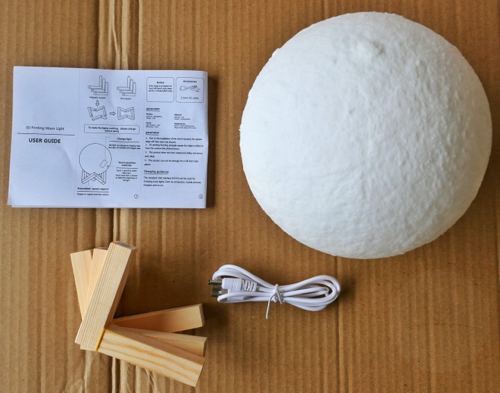 AGM Moon Lamp - Contents