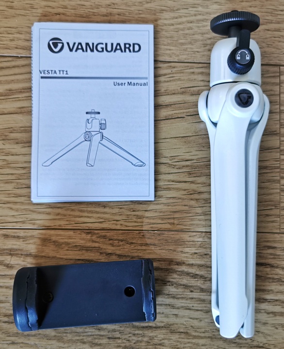 Vanguard Vesta TT1 Tabletop Tripod - Contents