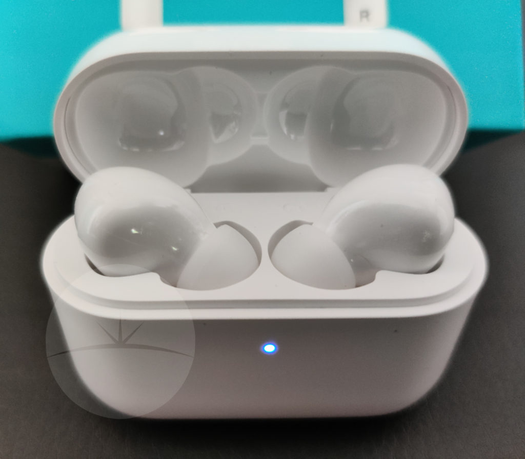 HONOR True Choice Earbuds charging box